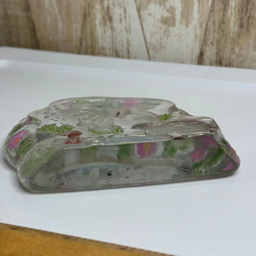 Clear Glass Elephant Figurine With‎ Flowers and Glitter Accent Made in China